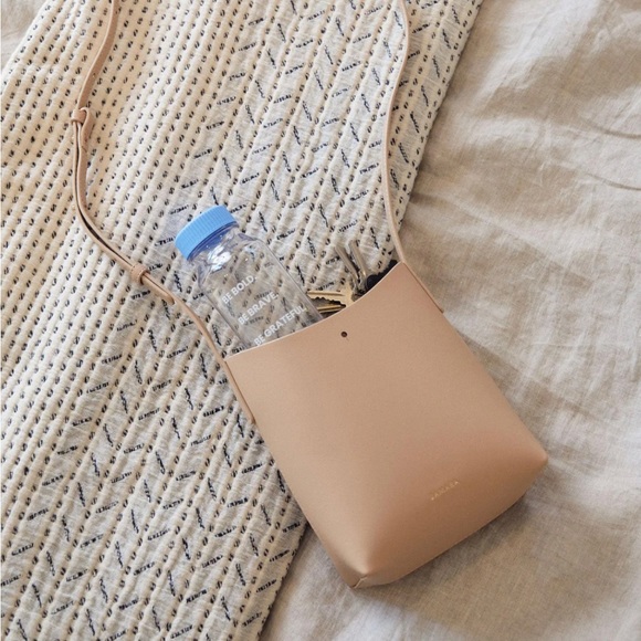 Anthropologie Samara Shoulder Bag - Picture 3 of 15